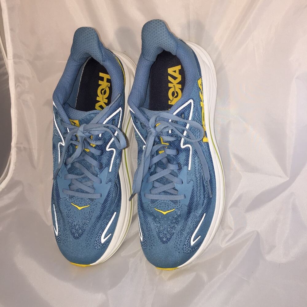 HOKA Clifton 10 Men's size 8 D Women's size 9 E